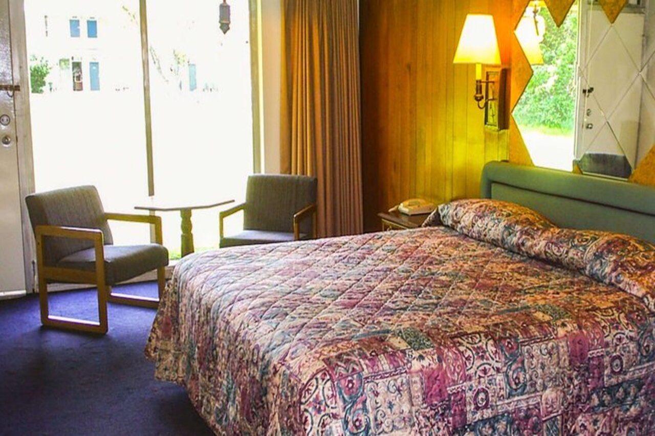 Kings Inn Cleveland Strongsville Extérieur photo
