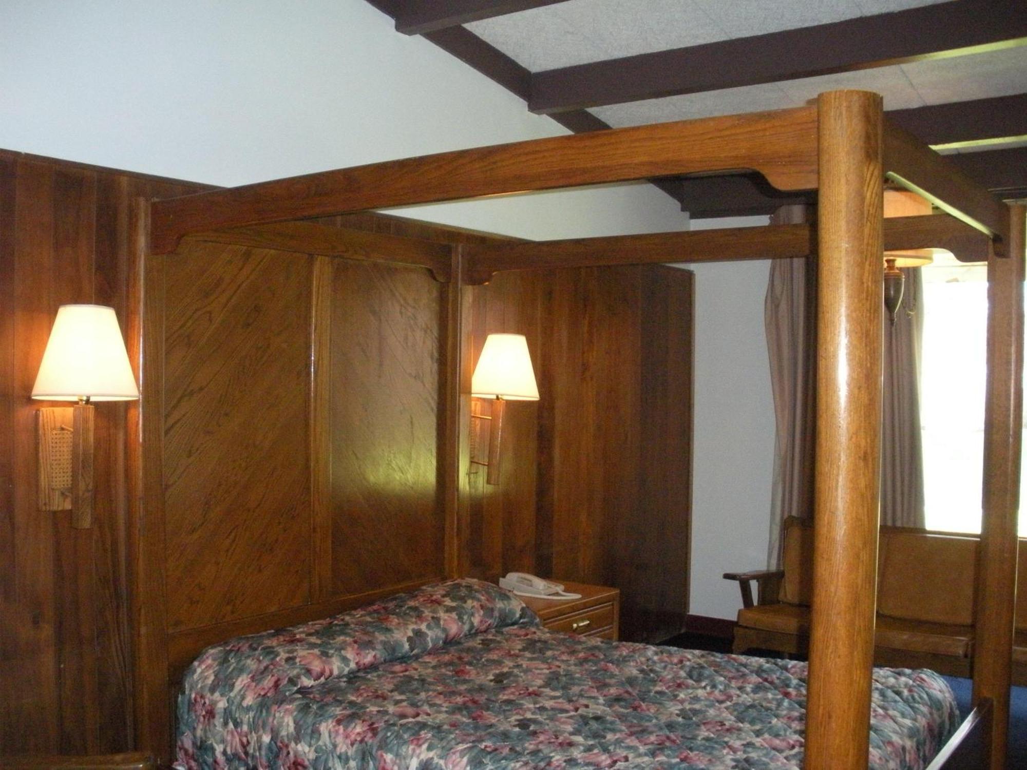 Kings Inn Cleveland Strongsville Extérieur photo