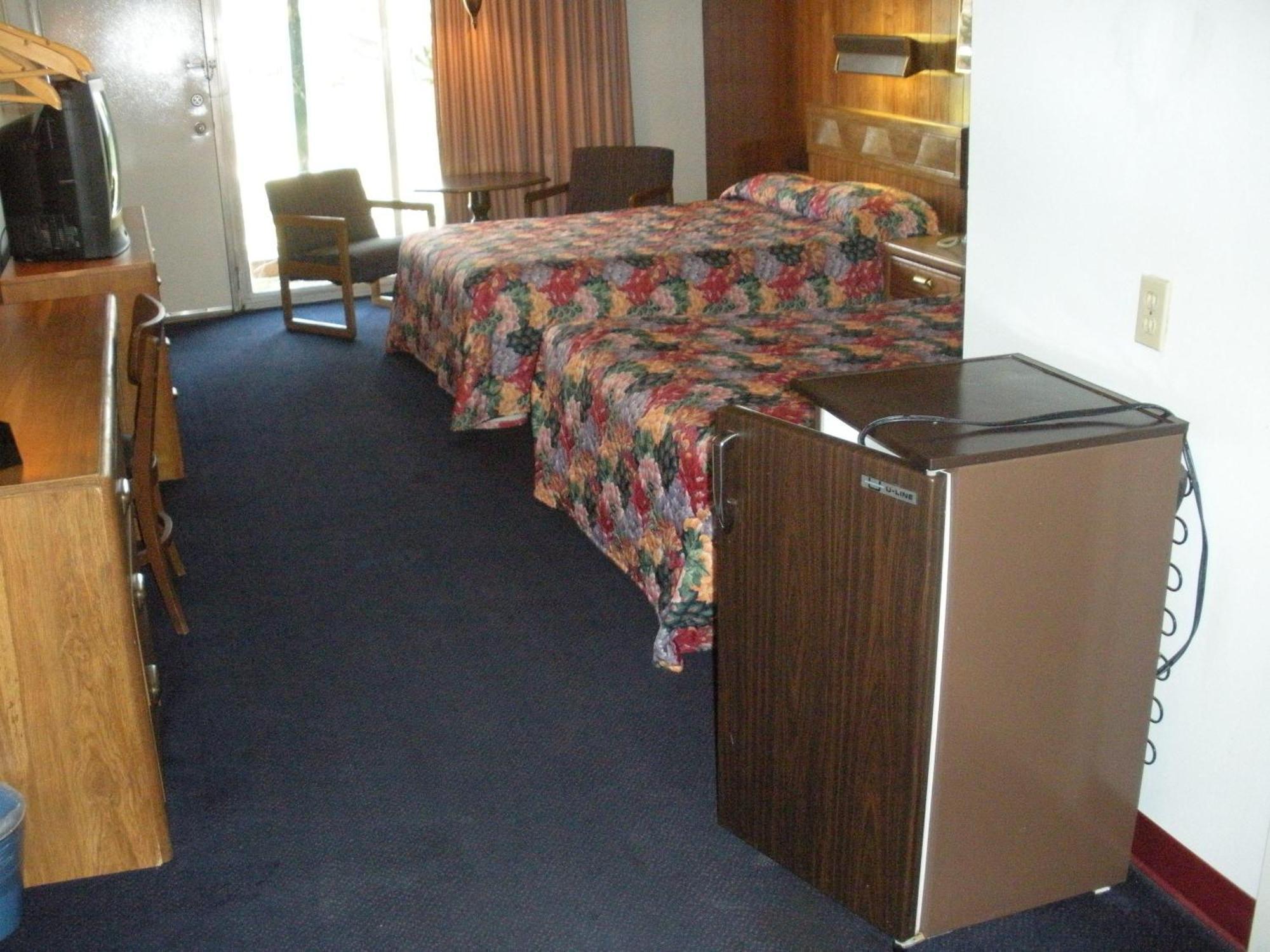 Kings Inn Cleveland Strongsville Extérieur photo