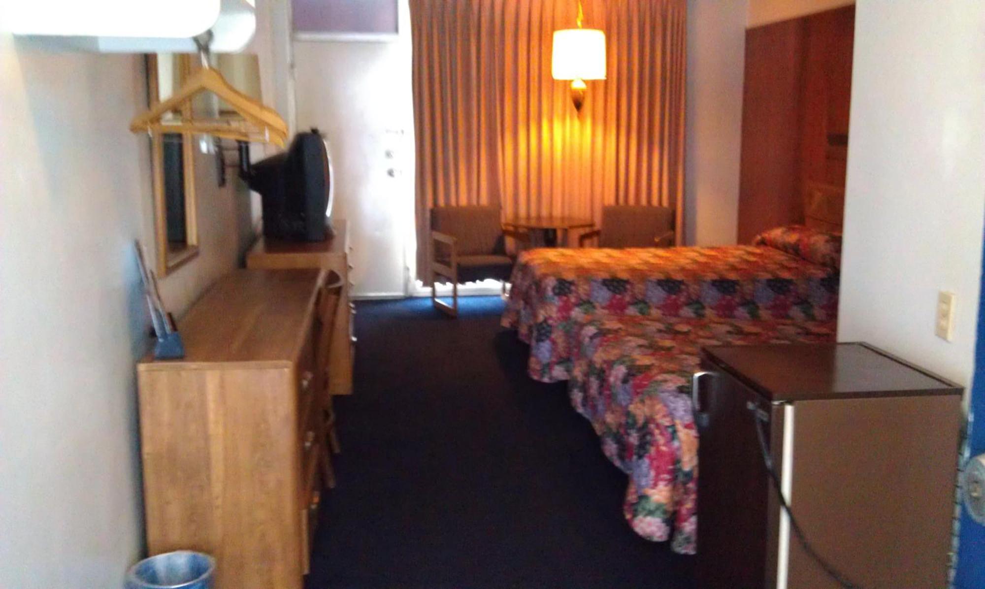 Kings Inn Cleveland Strongsville Extérieur photo