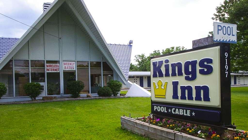 Kings Inn Cleveland Strongsville Extérieur photo